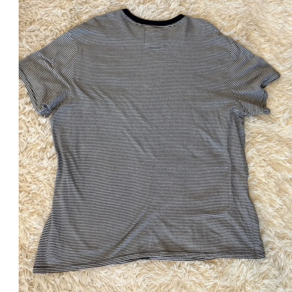 Guess Men's Striped Pocket T-Shirt Short‎ Sleeve Size XXL TTG Black White - Picture 2 of 6